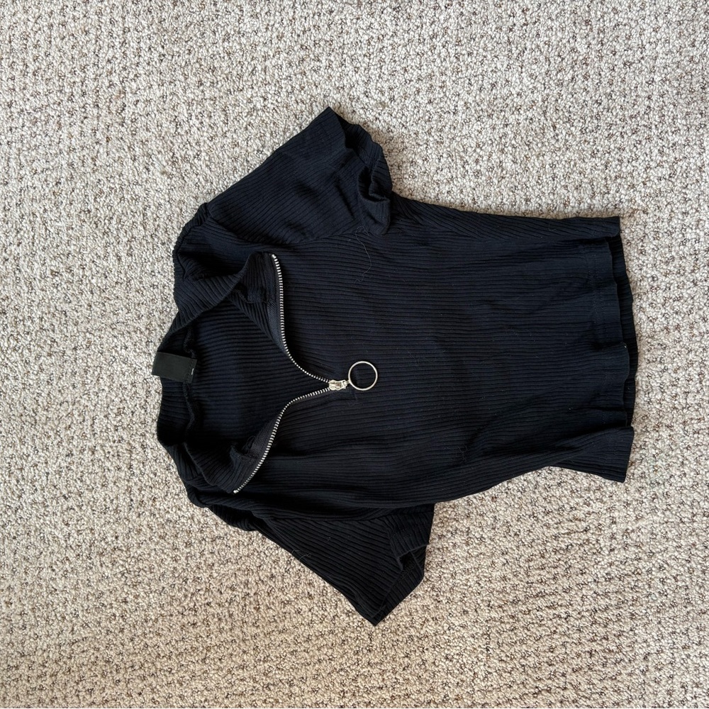 SHEIN Black Ribbed Crop Top with Zipper